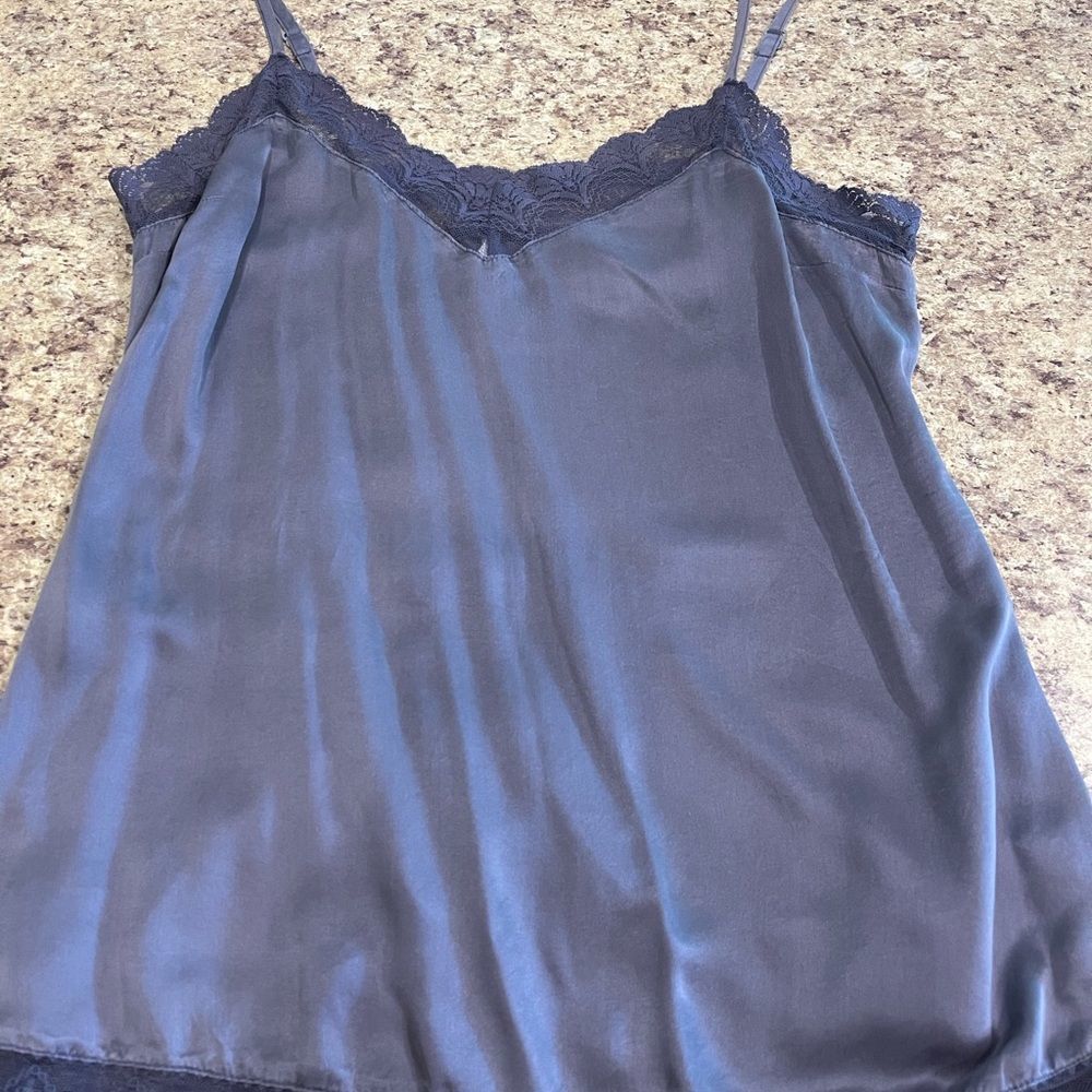 ⭐️Women top⭐️  - Picture 2 of 3